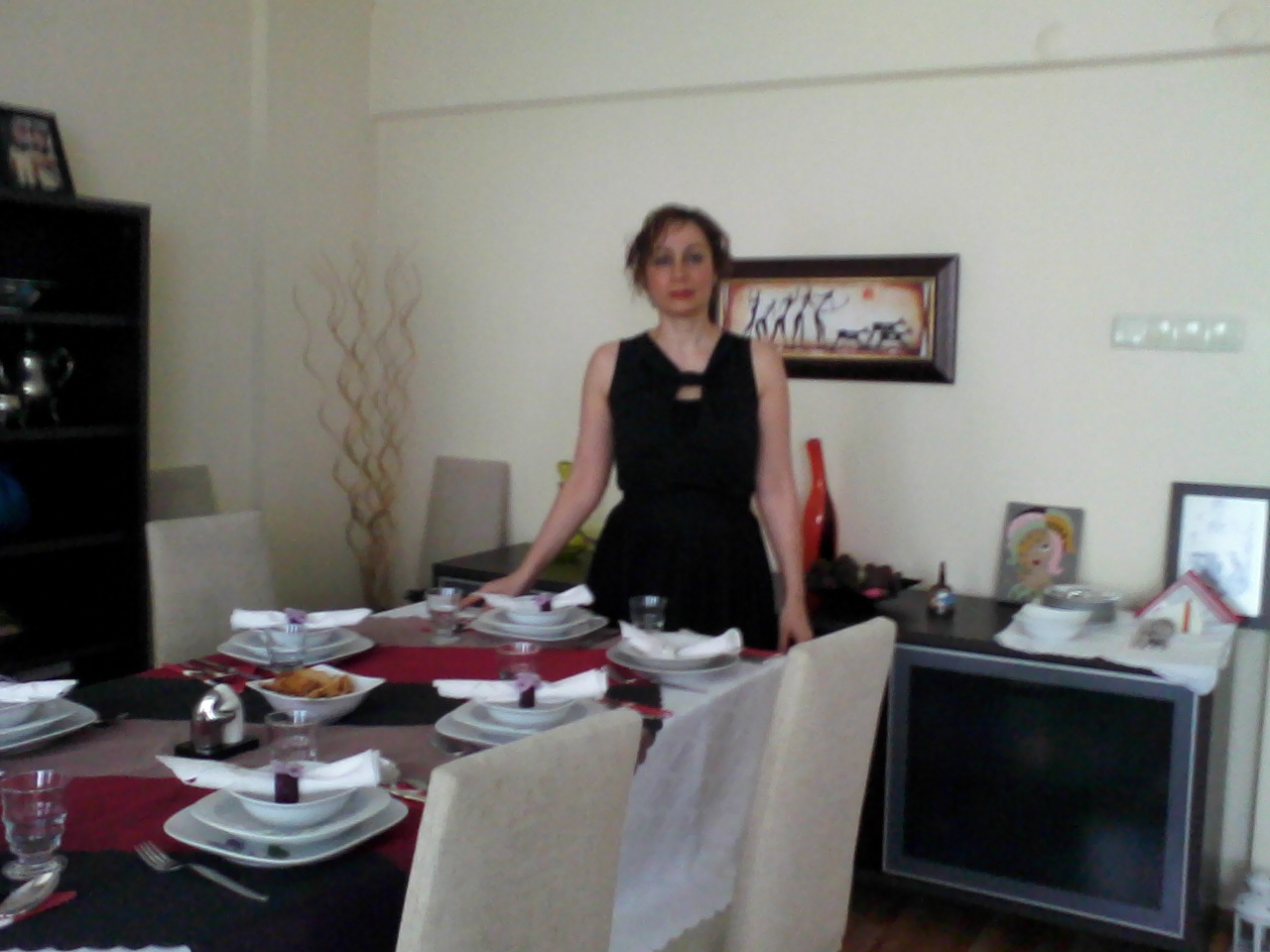 GÖNÜL�ÜN DÜNYASI. YEMEK DAVETİ