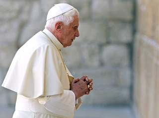 Pope Benedict XVI praying at the Western Wall image