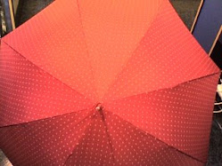 Paraguas rojo a 22 € increiblemente atractivo como complemento