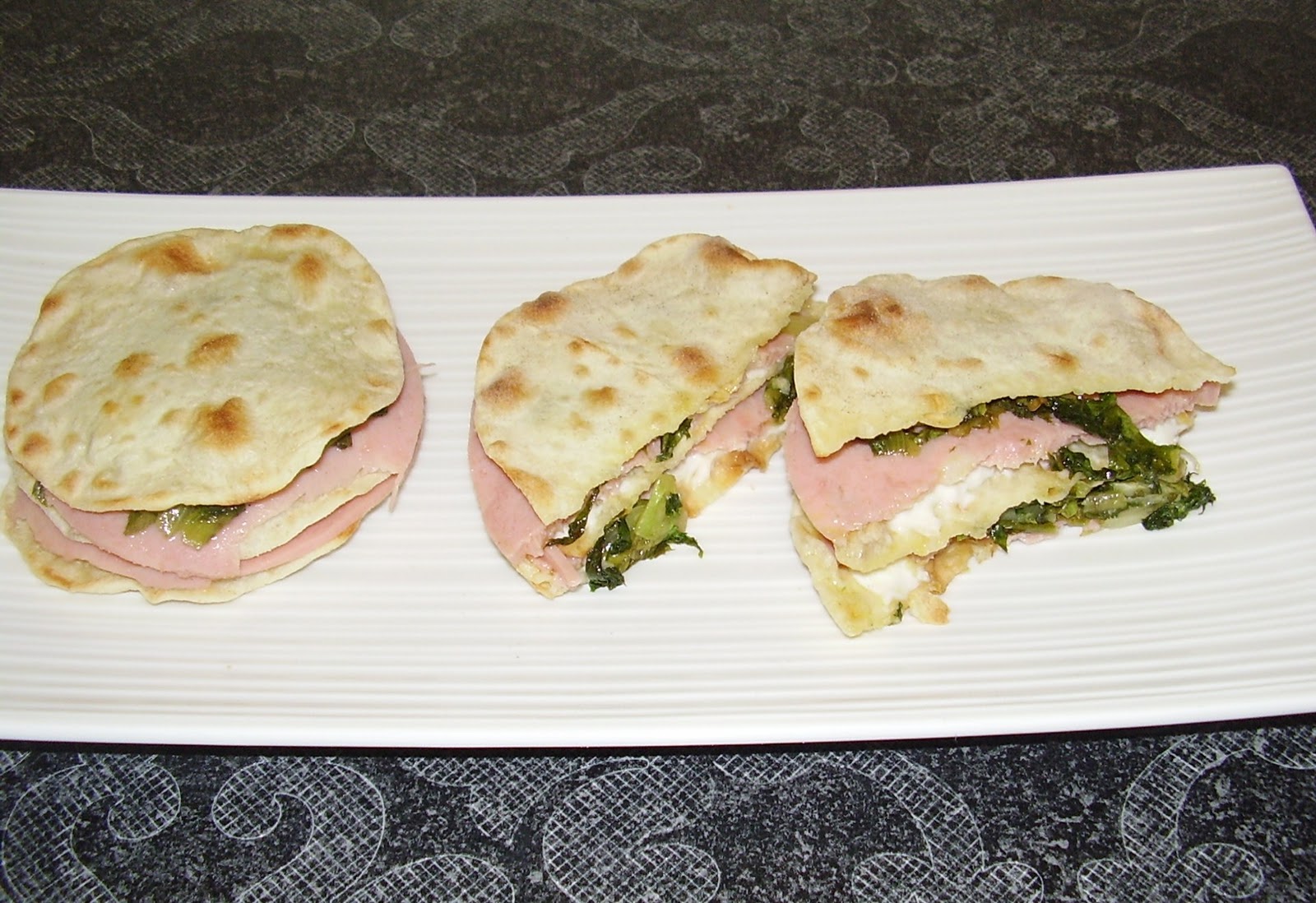 Sale e Pepe quanto basta Sandwiches di piadina alla mortadella