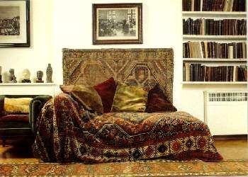 [Freud+Museum+-+the+couch.jpg]