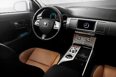 2010 Jaguar XF-R Design Interior