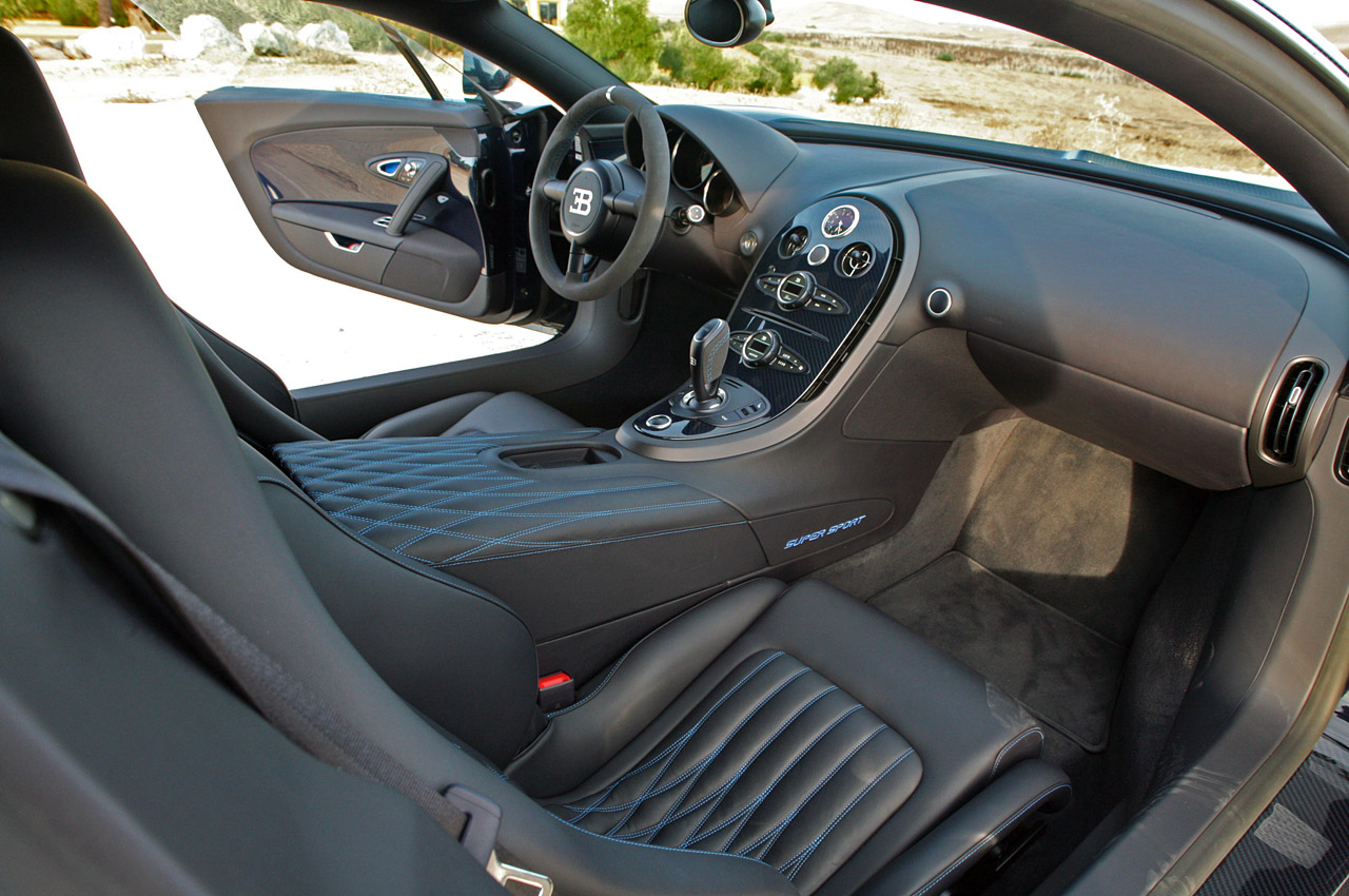 Luxury Car 2011 Bugatti Veyron Super Sport