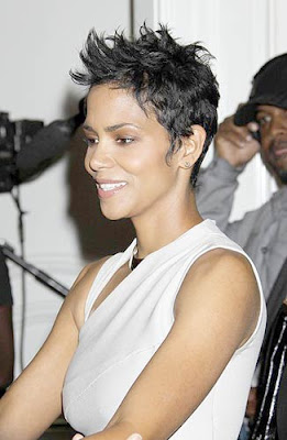 Halle Berry 2010 Silver Rose Gala & Auction