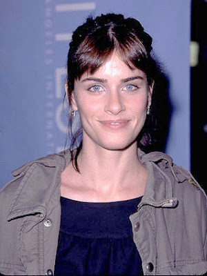 Amanda Peet Max