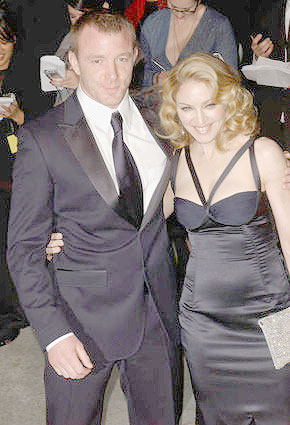 [madonna-vanity-fair-oscar-party-3.jpg]