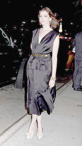 [anne-hathaway-rachel-getting-married-3.jpg]