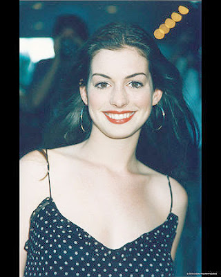 Anne Hathaway Pictures