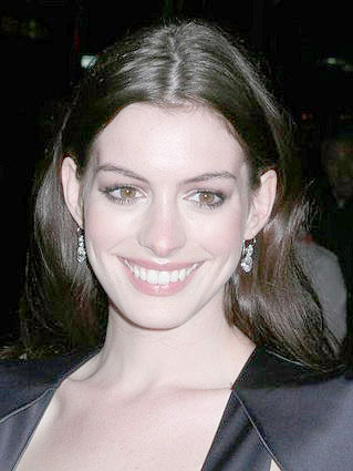 [anne-hathaway-night-of-stars-honoring-the-visionaries.jpg]