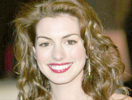 [anne-hathaway-vanity-fair-oscar-party.jpg]