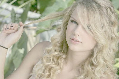 Taylor Swift Bio