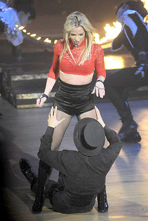 [britney+spears+good+morning+america+1.jpg]