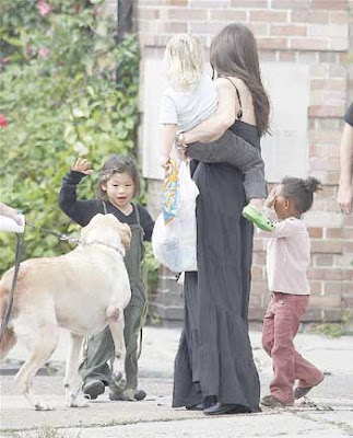 Angelina Jolie Kids Shiloh Zahara Pax New Orleans Pics