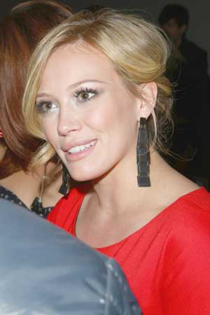 [Hilary+Duff+DKNY+Fall+2009+Fashion+Show+Pictures.jpg]