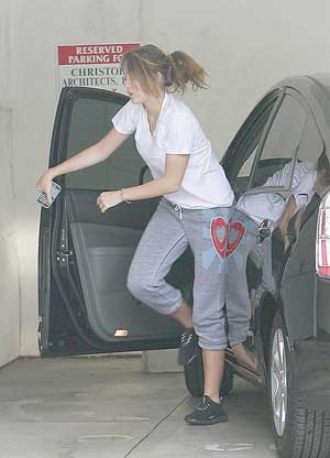 [Miley+Cyrus+Pilates+Class+Pics+(2).jpg]
