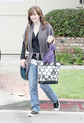 Alyson Hannigan Doctor's Appointment Pics