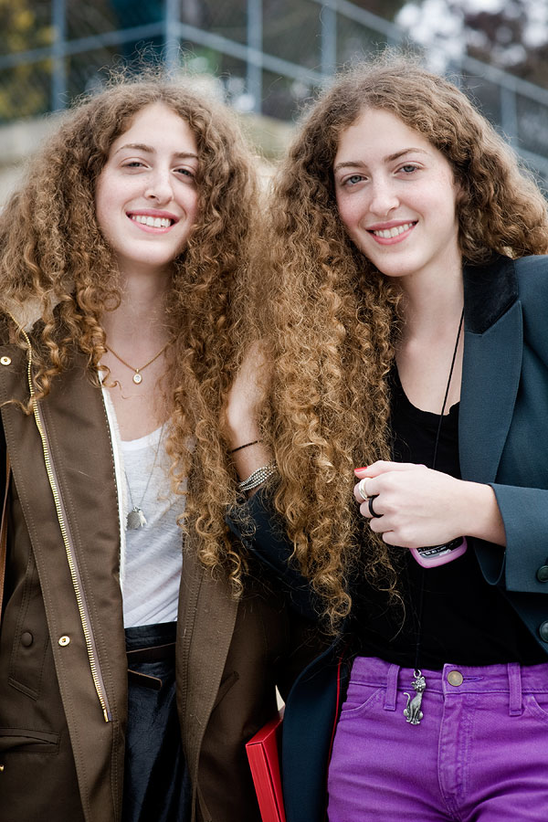 Fique de olho as gêmeas Sama e Haya Abu Khadra Garotas