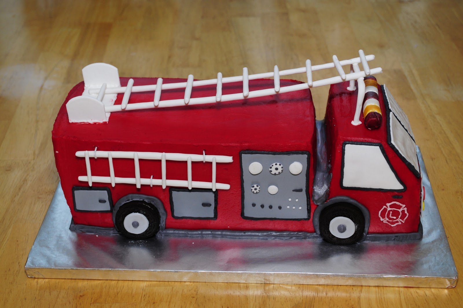 Lindsay's Custom Cakes: Fire Truck Birthday Cake