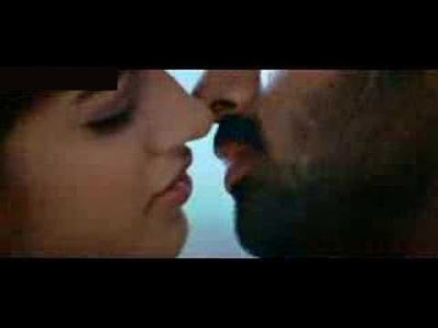 Sexy Photo Vidio on Telugu Actress Ileana All Lip Kissing Videos And Hot Scenes