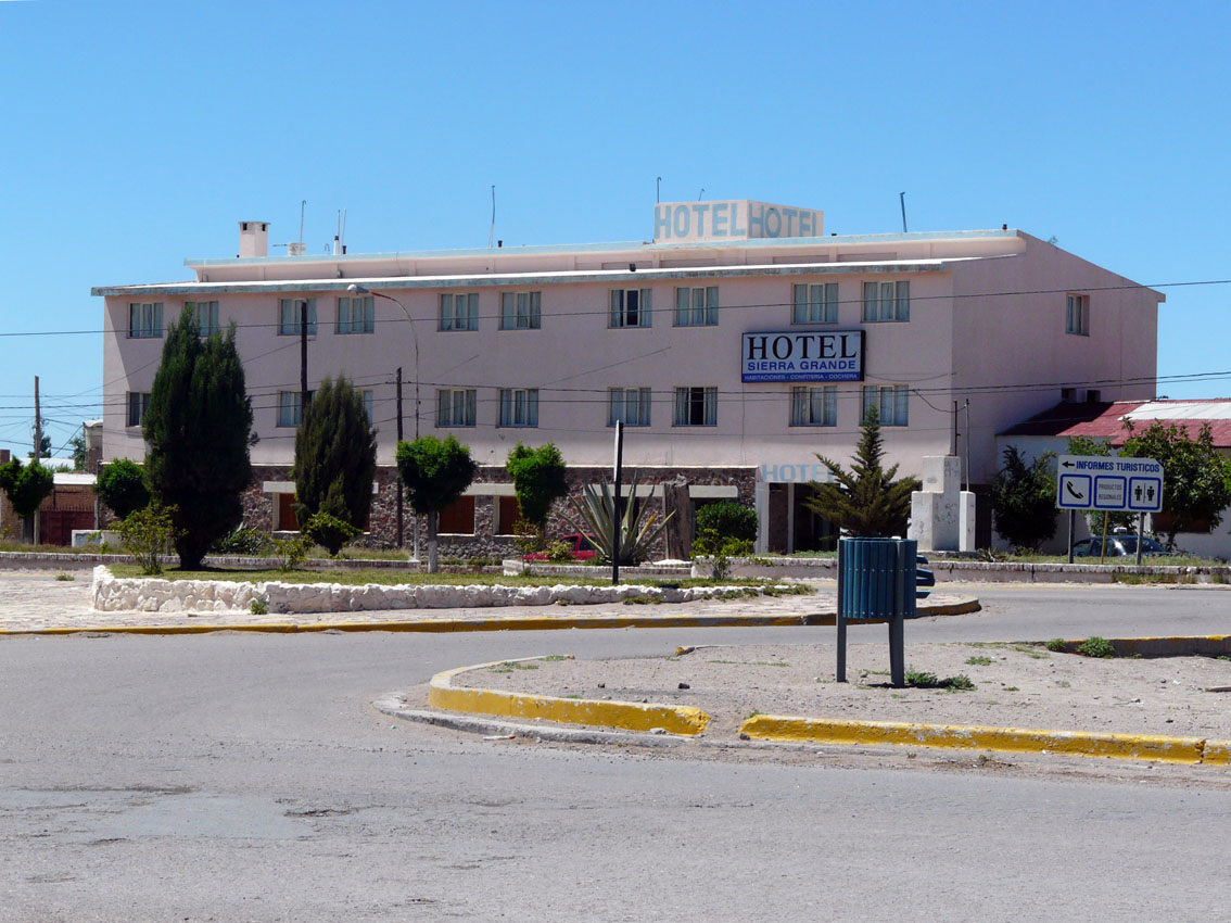 Postales de este lado del mundo Sierra Grande y otra herida de la