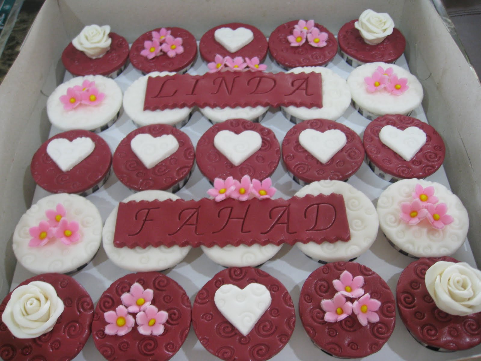 . Fondant Cupcake Untuk Hantaran