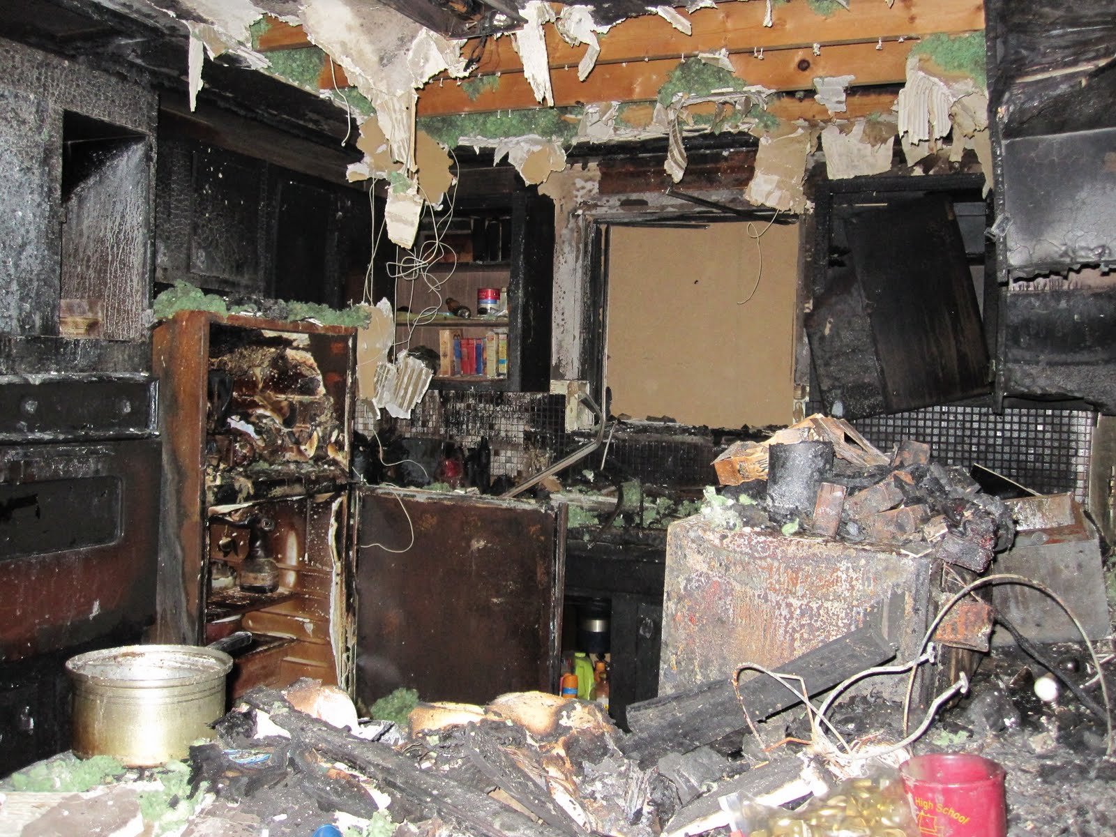 Debbie's Kitties and Quilts Pictures inside burned house