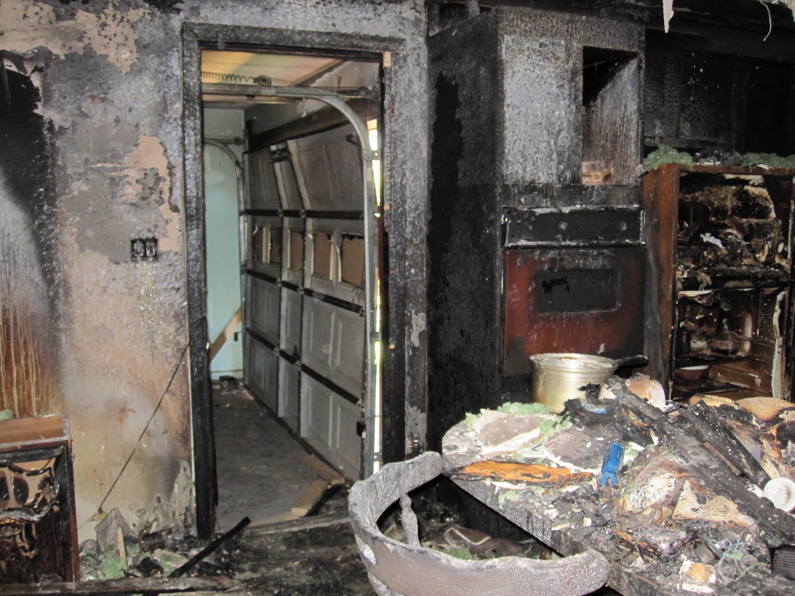 Debbie's Kitties and Quilts Pictures inside burned house