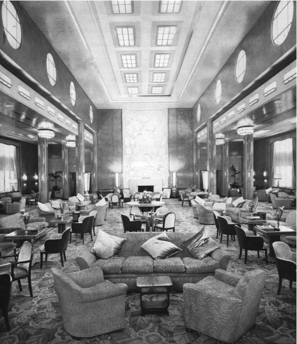 Download Queen Mary Queen Elizabeth 1950 Gif