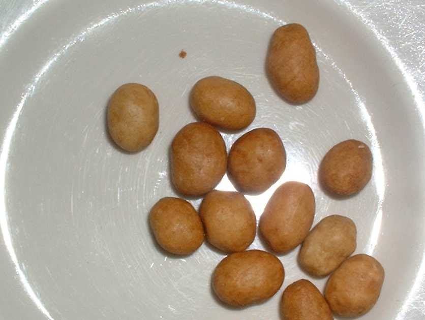 Exotic Eating Cacahuate Japones a.k.a. Japanese Peanuts