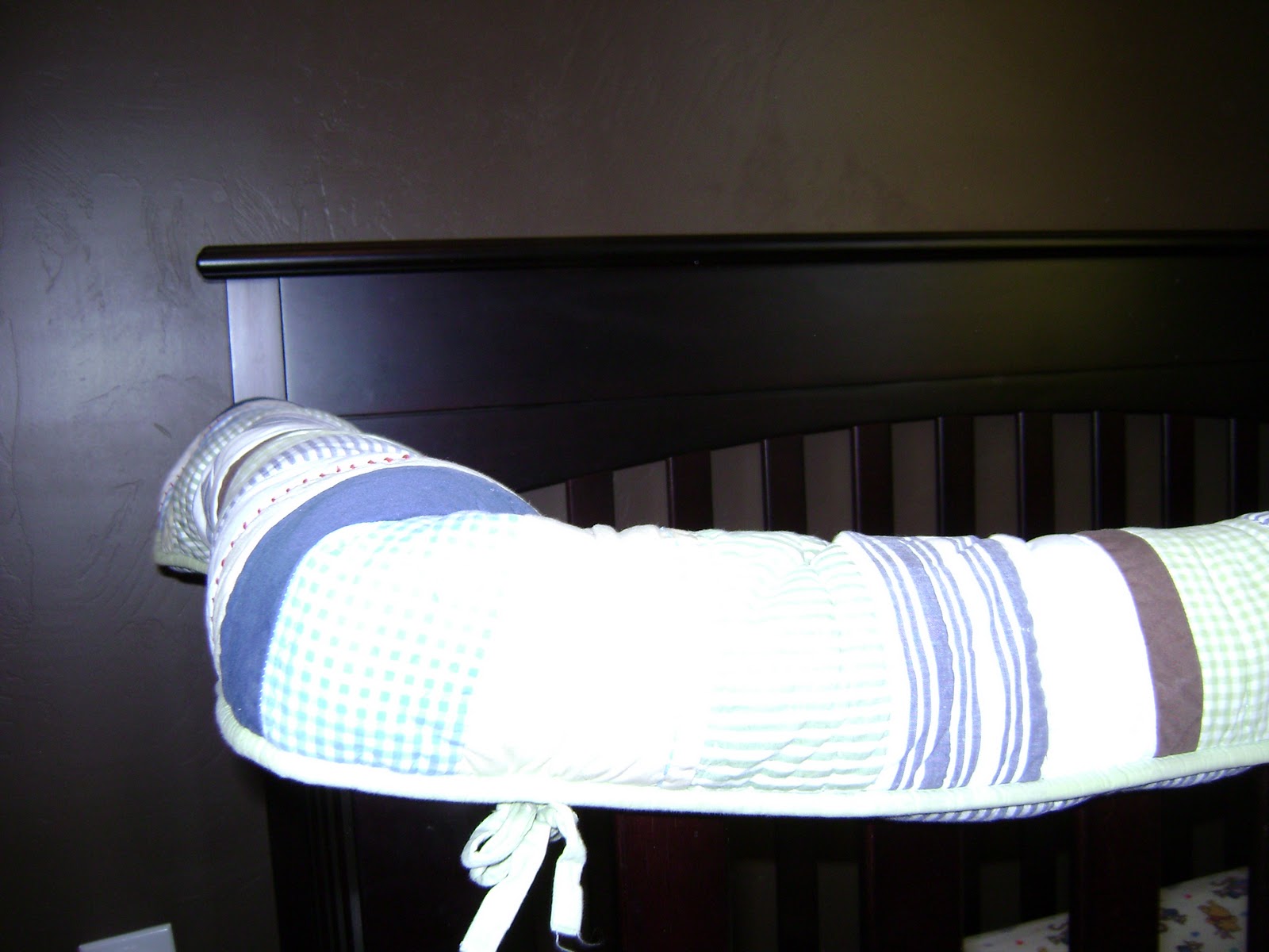 crib bumper for top rail