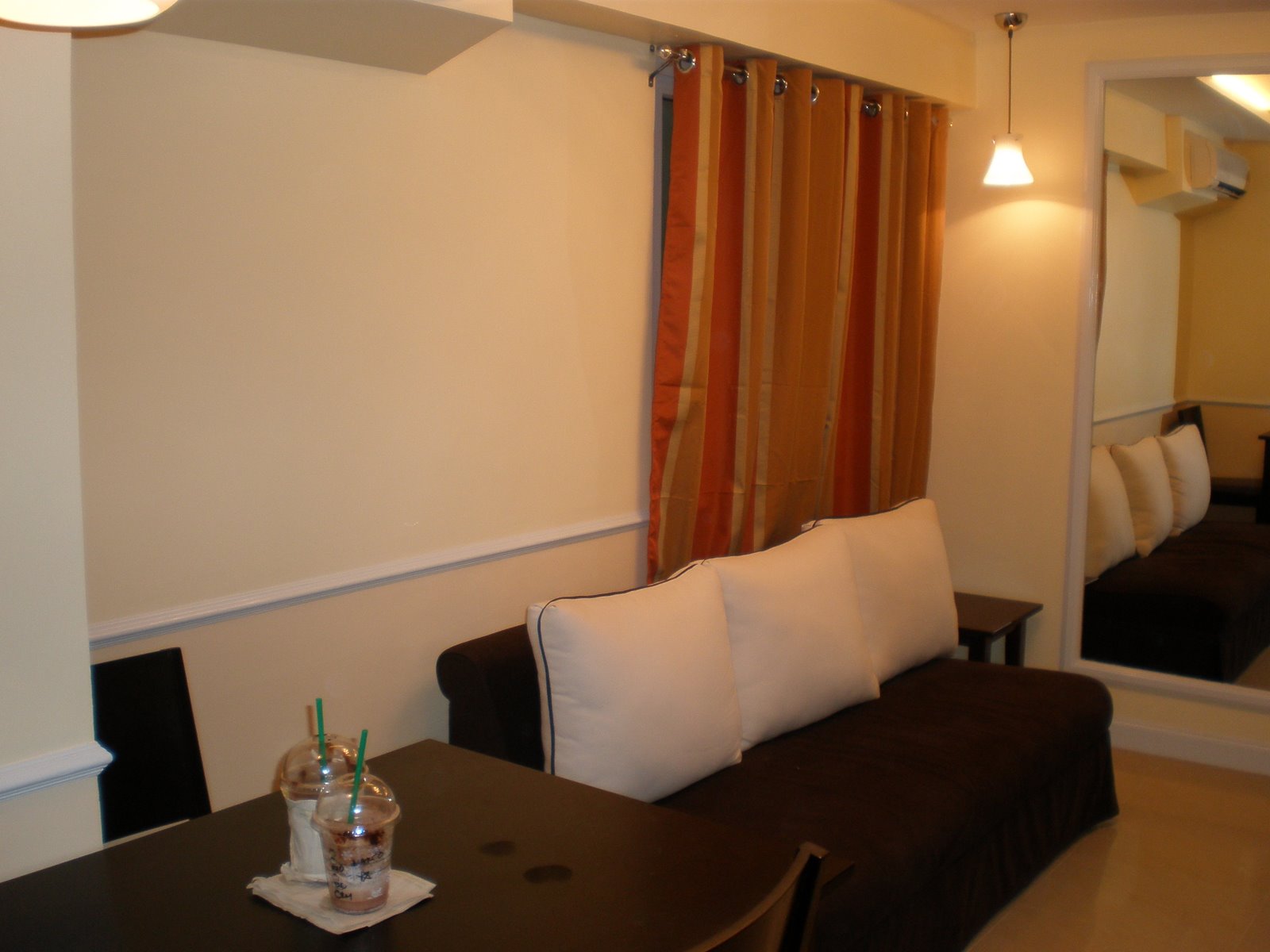 FOR RENT Two bedrooms Condo unit in Victoria Towers in Panay Ave