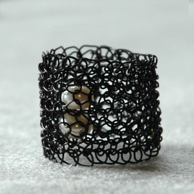 [ringwithpearl_2.jpg]