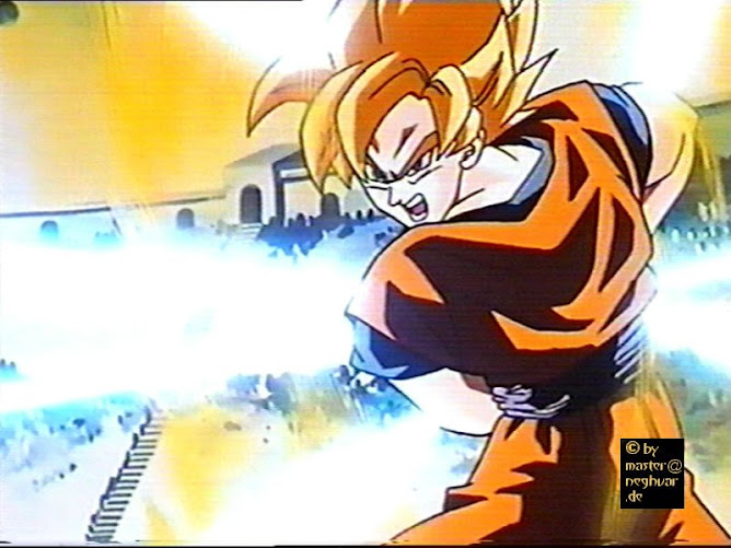 goku haciendo un kamehamehaa