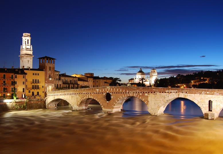 [Verona_-_ponte_pietra_at_sunset.jpg]