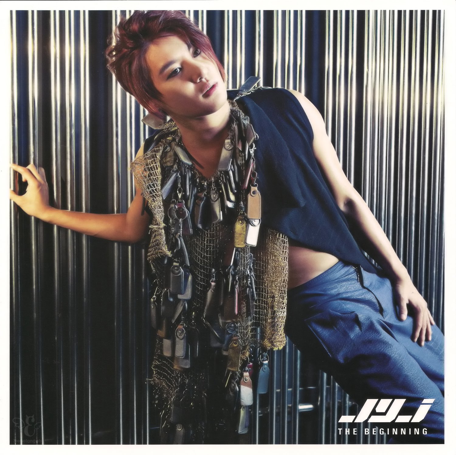 [VID] 120425 1er teaser - concept pour l'album de Junsu "unequaled" Junsu+%283%29