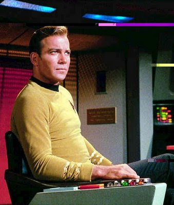 [HOLLYWOOD COLLECTIBLES] Estátua Star Trek: Capitão Kirk Escala 1:6 Exclusive Edition Kirk+chair