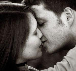 http://1.bp.blogspot.com/_qIz6_glA19Y/SyYve8bp89I/AAAAAAAABIA/0N0qJ4qgB44/s400/kissing.jpg
