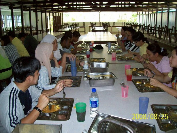 [04+-+Dining+Hall_resize.JPG]