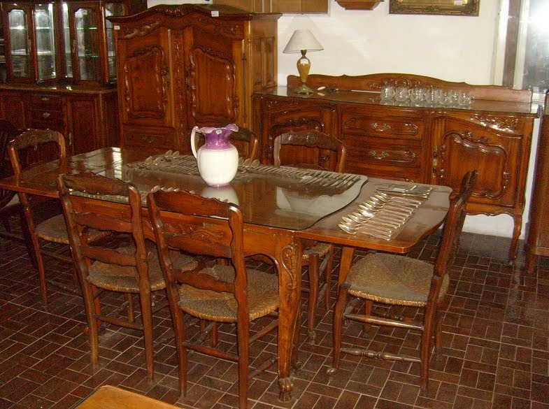 Antiguedades 25: Juego de comedor Provenzal de roble; 9 piezas (impecable)