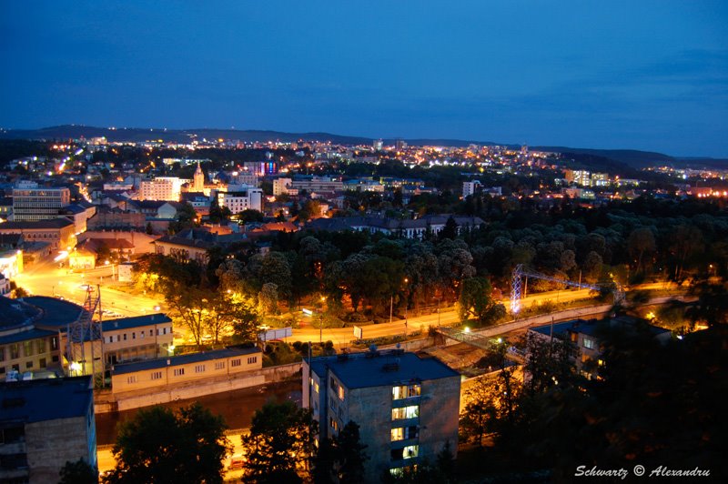 [Cluj-noaptea.jpg]