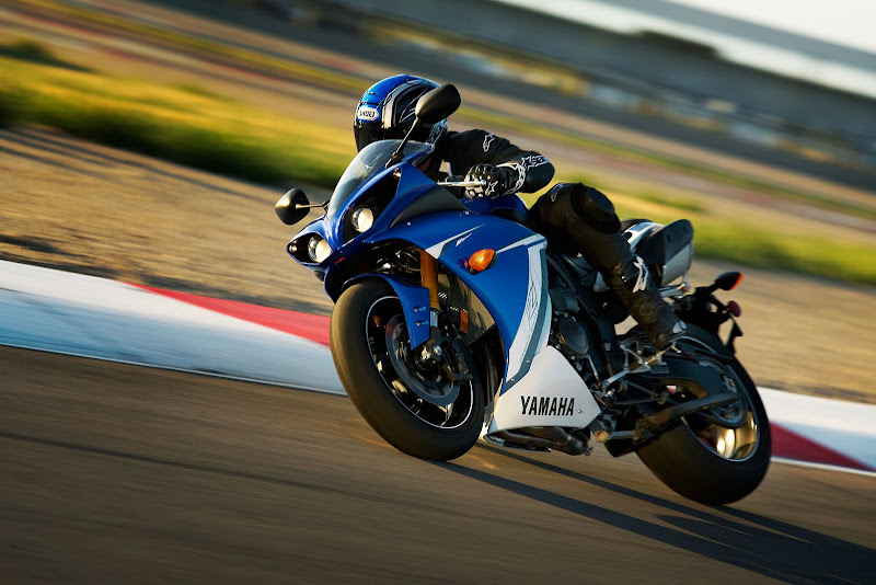 Gambar Motor Yamaha YZF-R12011 