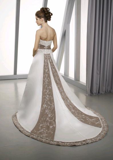 Classy and Elegant Wedding Gown