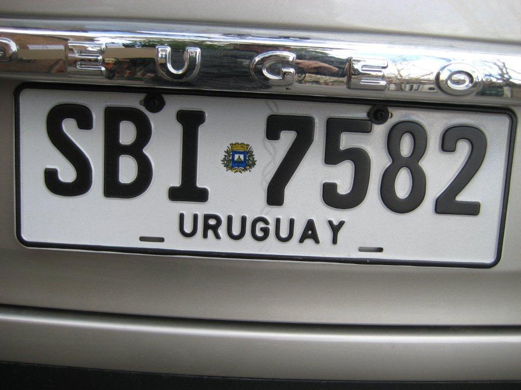 El Uruguay que podría ser... Escudo de Montevideo en matrículas