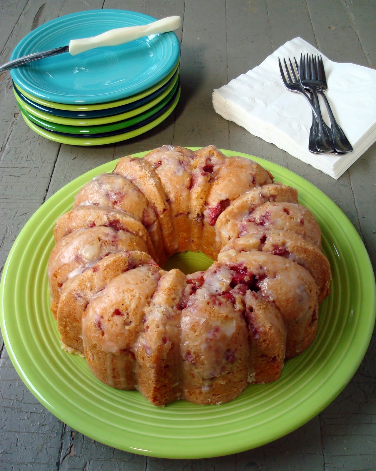 DECK THE HOLIDAY'S STRAWBERRY YOGURT CAKE!