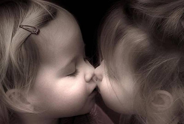  cute hugs and kisses wallpapers 2013