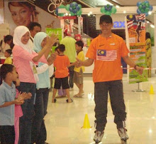 Rekod Ketiga "Meluncur Menggunakan Inline Skates Tanpa Henti"