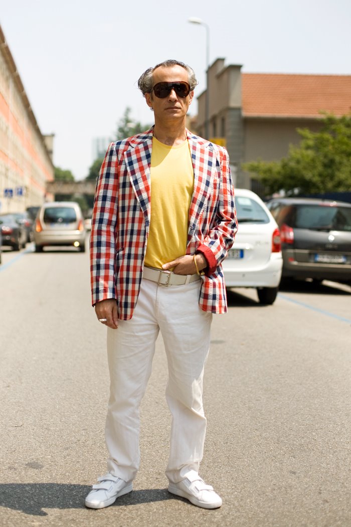 [6218RedWhtBluChkweb.jpg]