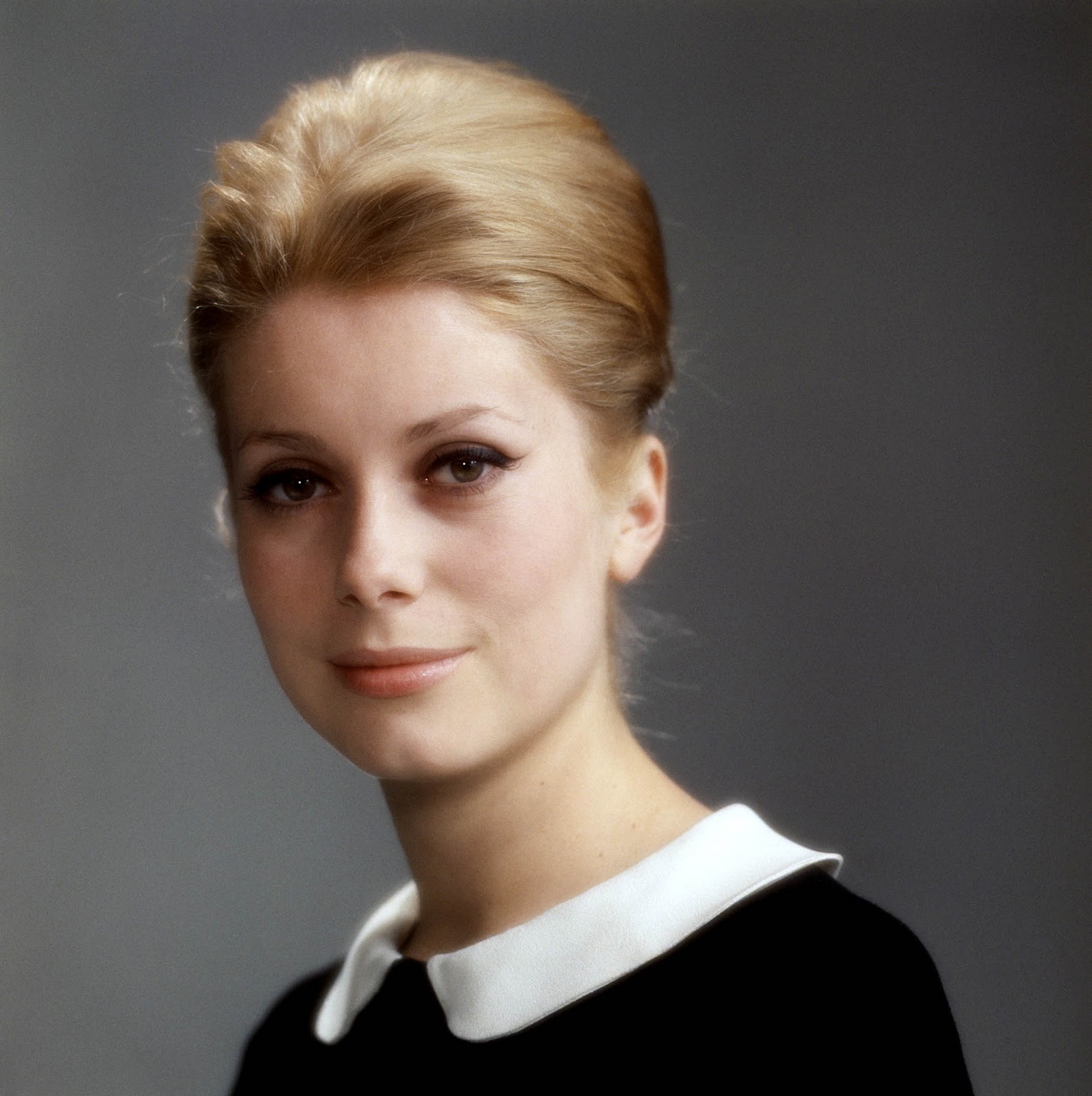 http://1.bp.blogspot.com/_qkdu4uOwe4A/TSjg5K21HwI/AAAAAAAABgA/1nQHrQc7w3k/s1600/Catherine+Deneuve.jpg