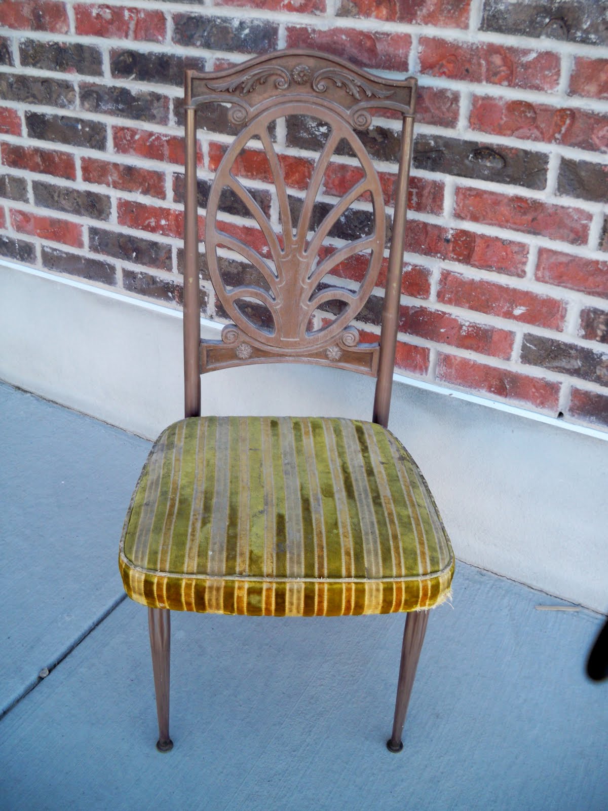 You Craft Me Up! Tale of the ugly chair