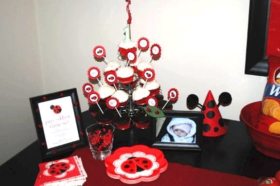 [ladybug_table.gif]